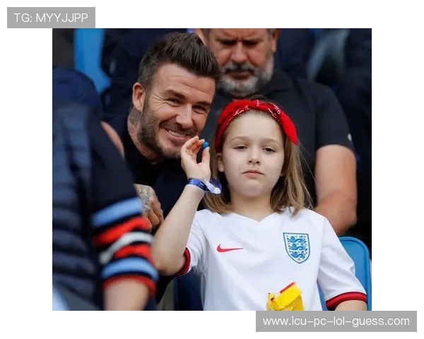 足球巨星女儿小七成长记：星光背后的故事与人生轨迹